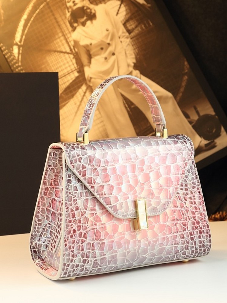 Elegant Women Colorful Crocodi - Leatherwork Free Patterns recension och pris