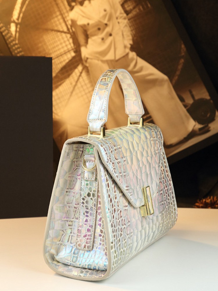 Elegant Women Colorful Crocodi - Leatherwork Free Patterns recension och pris